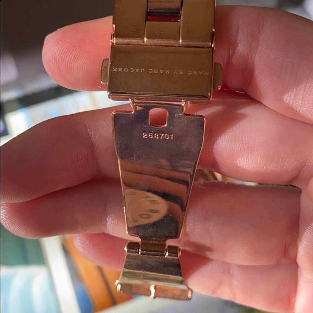 Marc Jacobs Watch - Picture 3 of 6